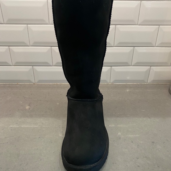 Ugg Classic Tall Black - Picture 3 of 5